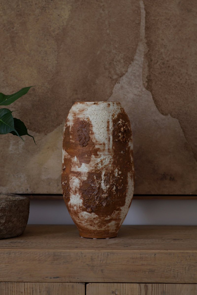 Textured ceramic vessel