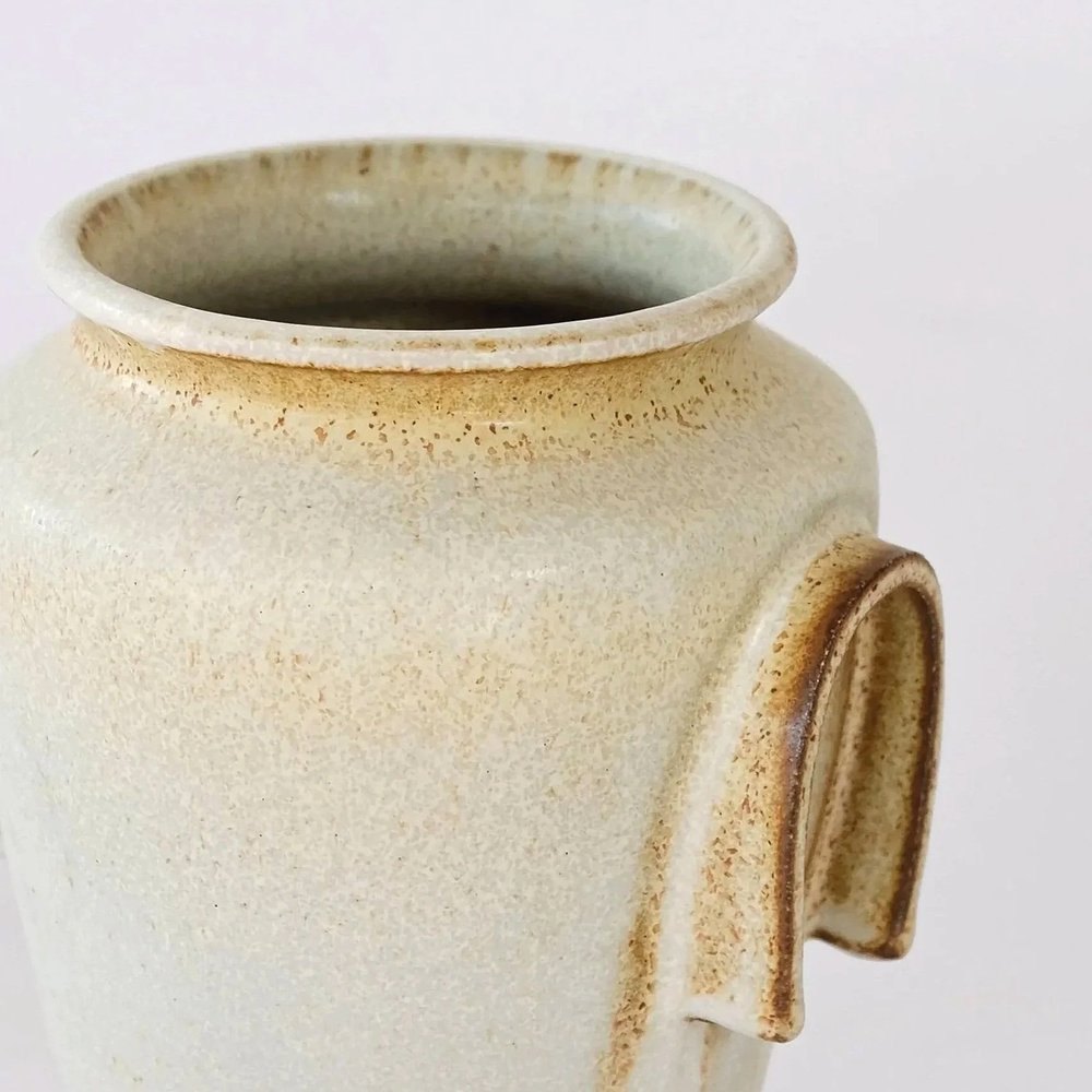 Guarde ceramic vessel — detail